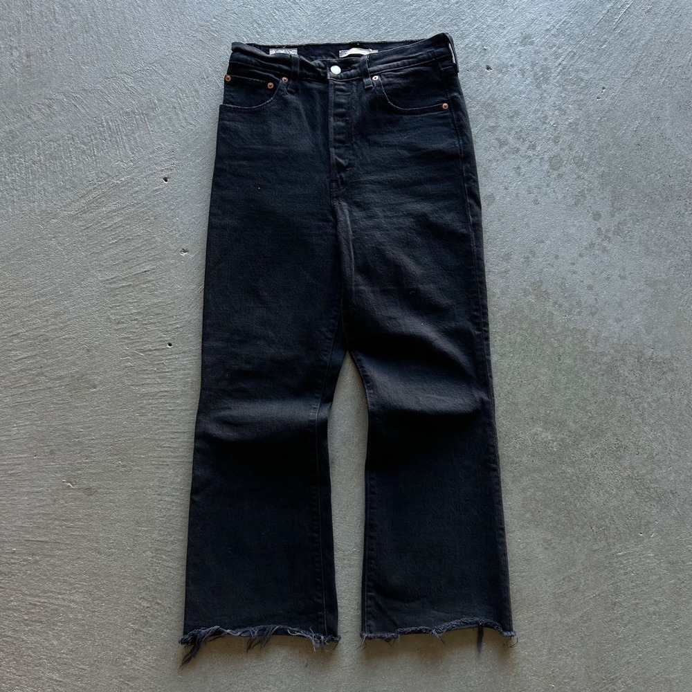 Levis Premium Ribcage Crop Flare Jeans Womens Size 28x26 Black Raw Denim Bootcut